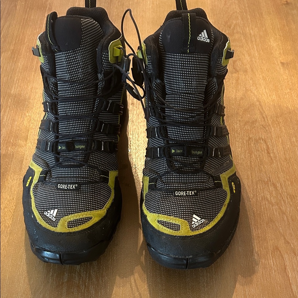 Adidas Gore-Tex Terrex Black and Yellow Outdoor boots - Men's 9.5